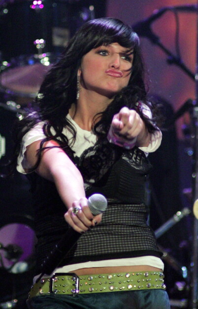 SLIK MAN KJENNER HENNE: Ashlee Simpson var kjent for sin punker-stil og sitt karakteristiske svarte hår. Her avbildet i 2004 i Las Vegas. Foto: NTB Scanpix SLIK MAN KJENNER HENNE: Ashlee Simpson var kjent for sin punker-stil og sitt karakteristiske svarte hår. Her avbildet i 2004 i Las Vegas. Foto: NTB Scanpix